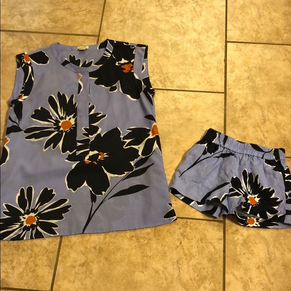 Crew Cuts size 4 shorts. Floral pattern. - Picture 2 of 2